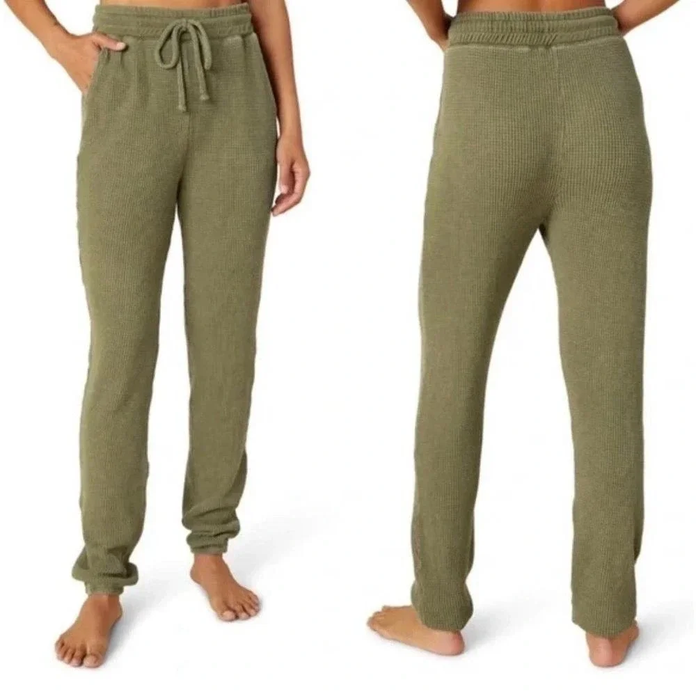 Beyond Yoga Weekend Sweatpant in Olive Size S Weekender‎ Pant Waffle Knit NWT